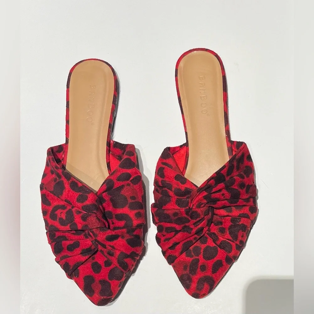 Bamboo Red and Black Knotted Red Leopard Print Mules - Picture 1 of 7